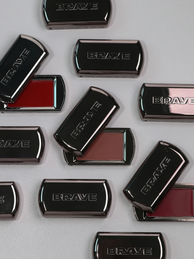 Многофункциональный кремовый оттеночный бальзам-слайдер для губ BRAYE Lipsleek Blur 04 Freeness