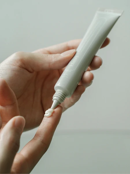 Крем для век с кофеином и пептидами Dear, Klairs Fundamental Nourishing Eye Butter Крем для век с кофеином и пептидами Dear, Klairs Fundamental Nourishing Eye Butter