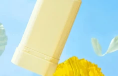 Водостойкий солнцезащитный стик с растительными экстрактами TOCOBO Vita Waterproof Sun Stick SPF50+ PA++++