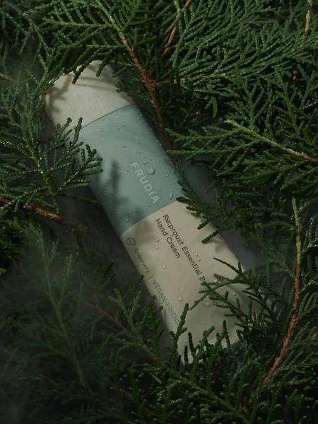 Крем для рук "Сила растений" FRUDIA Re:Proust Essential Blending Hand Cream "Greenery" Крем для рук "Сила растений" FRUDIA Re:Proust Essential Blending Hand Cream "Greenery"