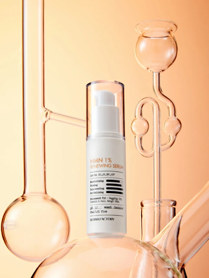 Восстанавливающая сыворотка для лица с ресвератролом Derma Factory NMN 1% Renewing Serum