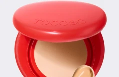 Тональный кушон с сияющим финишем TOCOBO Apple Dewy Fit Cushion 25 Peanut