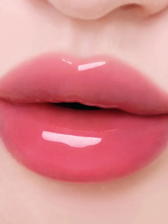 Интенсивный глянцевый блеск для губ fwee 3D Voluming Gloss B09 Lychee 70%