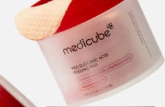 Противовоспалительные пилинг-пэды с янтарной кислотой Medicube Red Succinic Acid Peeling Pad