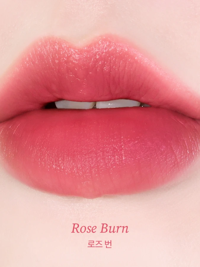 Кремовый оттеночный бальзам для губ в приглушённом тёмно-розовом оттенке TOCOBO Powder Cream Lip Balm 031 Rose Burn