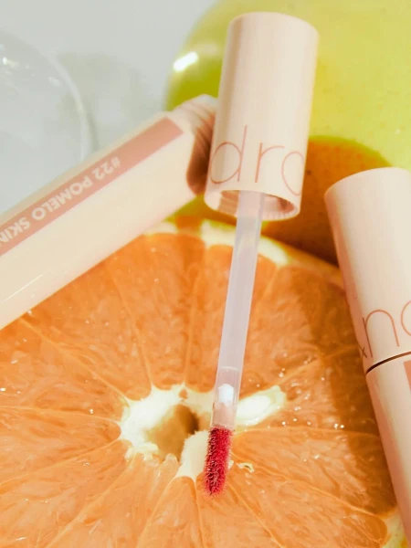 Сочный глянцевый тинт для губ с оттенком мякоти помелло rom&nd Juicy Lasting Tint 22 Pomelo Skin