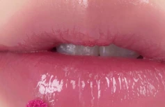 Лёгкий глянцевый тинт в сиреневом оттенке rom&nd DEWY·FUL Water Tint 11 Lilac Cream