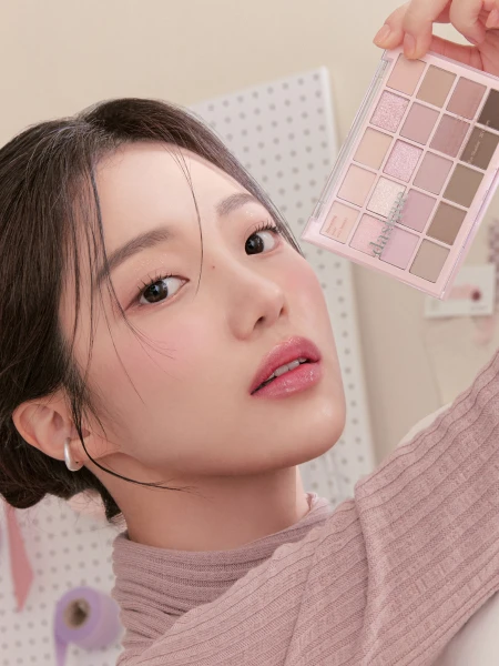 Большая палетка теней для век Dasique Mood Shadow Palette #02 Cool Basic