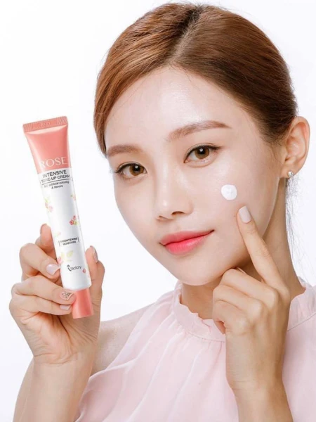 Осветляющий крем для кожи лица с экстрактом розы Some By Mi Rose Intensive