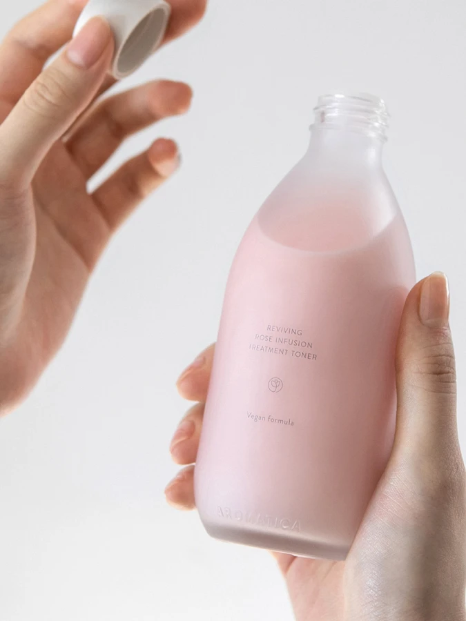 Увлажняющий тонер с розой Aromatica Reviving Rose Infusion Treatment Toner