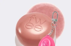 Набор: оттеночное суфле + брелок fwee Lip&Cheek Blurry Pudding Pot Keyring Set ND03 Without
