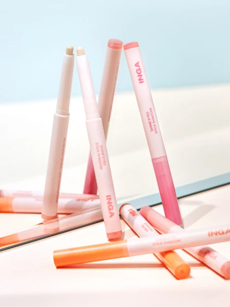Мерцающие тени для век в формате карандаша INGA Shine Eyes Stick Shadow Dew Peach