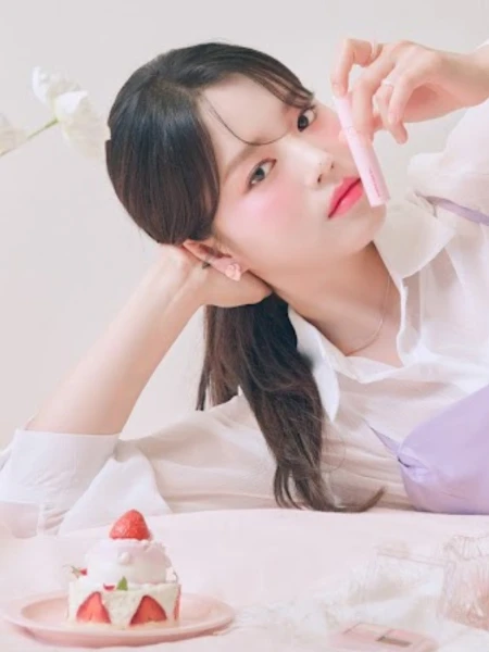 Сочный глянцевый пигмент для губ с оттенком розового леденца rom&nd Juicy Lasting Tint 27 Pink Popsicle