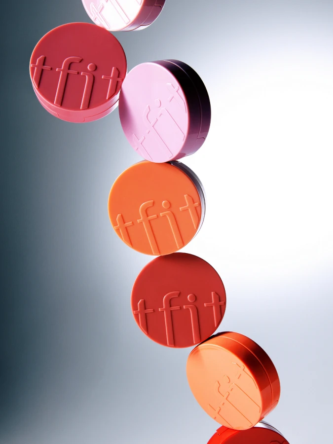 Румяна в ярко-красном оттенке TFIT Fluffy Velvet Cushion Blush R01 Bright Red