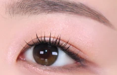 Сияющие тени для век в карандаше в нюдовом оттенке UNLEASHIA Pretty Easy Glitter Stick N°8 Nudy Morn