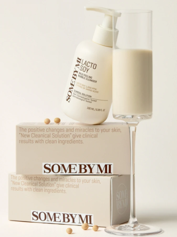 Отшелушивающая пенка для умывания с ферментами соевого молока Some By Mi Lacto Soy Mild Peeling Bubble Cleanser