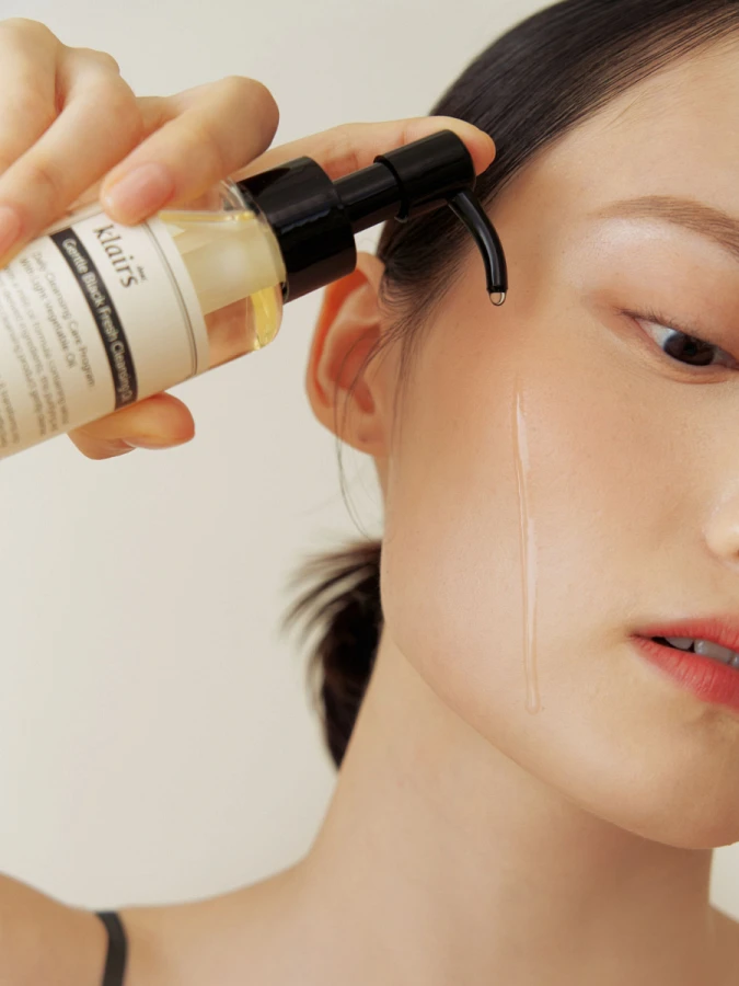 Освежающее гидрофильное масло Dear, Klairs Gentle Black Fresh Cleansing Oil