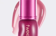 Лёгкий глянцевый блеск для губ fwee 3D Voluming Gloss A05 Currant 30%