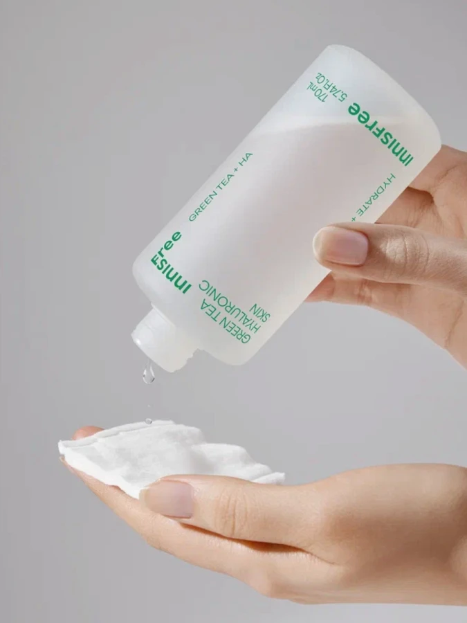 Освежающий тонер с экстрактом зеленого чая и гиалуроновой кислотой innisfree Green Tea Hyaluronic Skin