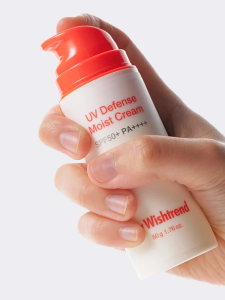 Солнцезащитный крем с растительными экстрактами By Wishtrend UV Defense Moist Cream SPF50+ PA++++ Солнцезащитный крем с растительными экстрактами By Wishtrend UV Defense Moist Cream SPF50+ PA++++