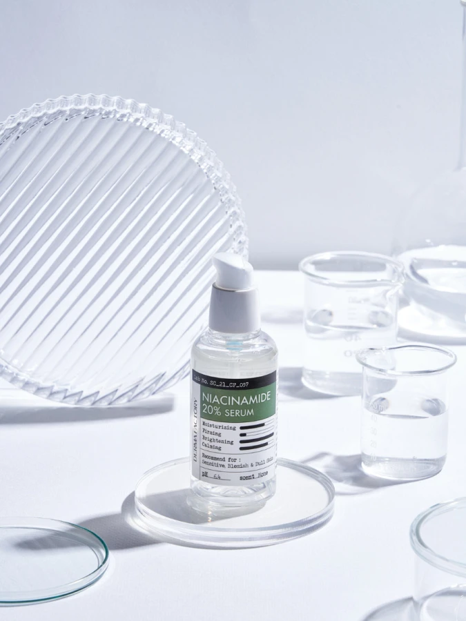 Успокаивающая сыворотка для лица с ниацинамидом Derma Factory Niacinamide 20% Serum