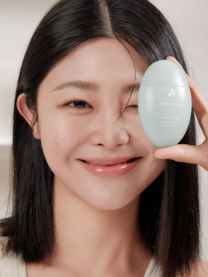 Мягкий успокаивающий солнцезащитный лосьон с эктоином Papa Recipe Mild Derma Waterfull Sun Lotion SPF50+ PA++++