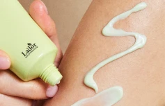 Лёгкий солнцезащитный крем с маслом таману La’dor Tamanu Airy Sunscreen SPF 50+ PA++++