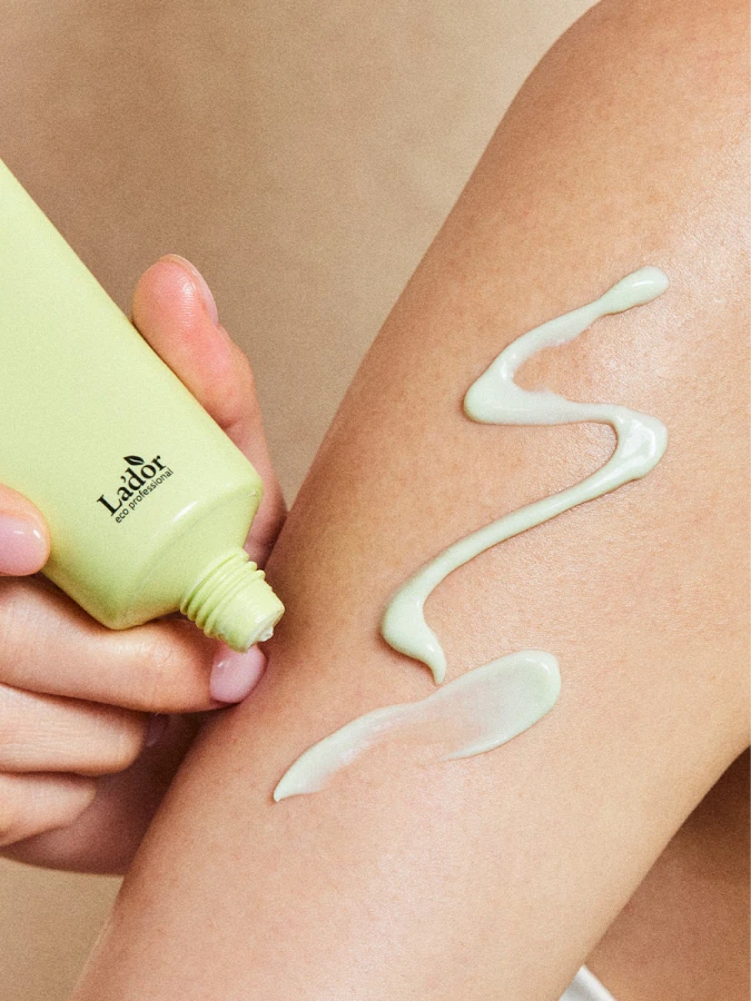 Лёгкий солнцезащитный крем с маслом таману La’dor Tamanu Airy Sunscreen SPF 50+ PA++++