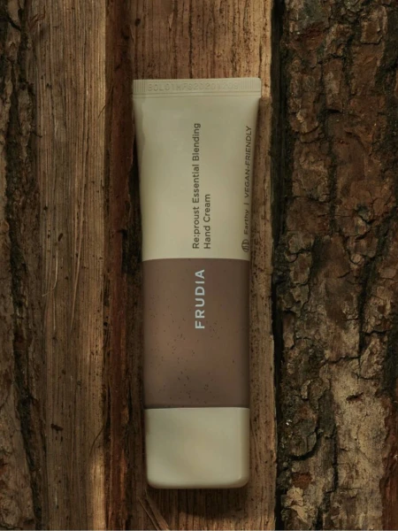 Крем для рук "Сила Земли" FRUDIA Re:Proust Essential Blending Hand Cream "Earthy" Крем для рук "Сила Земли" FRUDIA Re:Proust Essential Blending Hand Cream "Earthy"