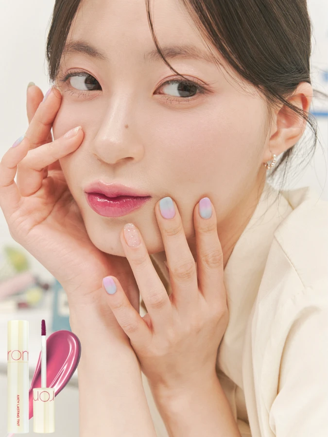 Сочный глянцевый пигмент для губ с оттенком мякоти инжира rom&nd Juicy Lasting Tint 28 Bare Fig