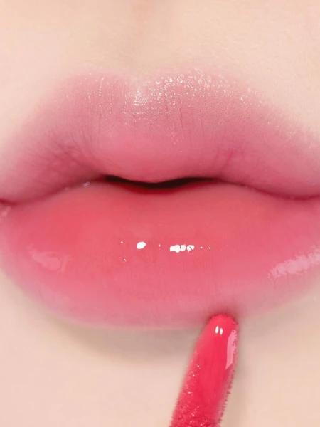 Легкий увлажняющий блеск-тинт для губ ALTERNATIVE STEREO Lip Potion Aqua Glow No.7 Pink Soda