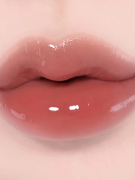 Интенсивный глянцевый блеск для губ fwee 3D Voluming Gloss B06 Scotch 70%