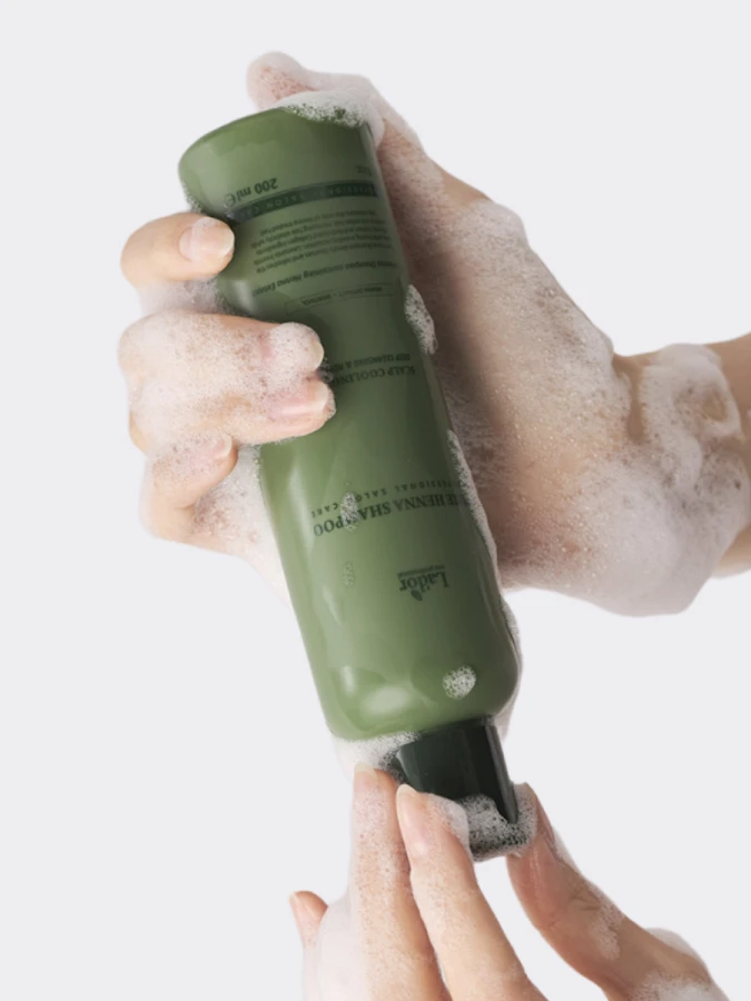 Профессиональный укрепляющий шампунь для волос с хной и ментолом La’dor Pure Henna Shampoo