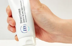 Отбеливающая зубная паста с растительными экстрактами Esthetic House Dear.Dent White Blanc Toothpaste