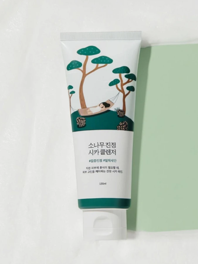 Противовоспалительная пенка для умывания с экстрактом сосны и центеллы Round Lab Pine Calming Cica Cleanser