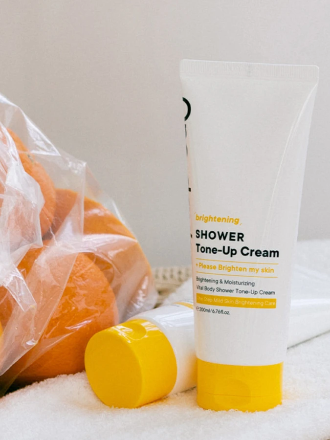 Витаминный осветляющий крем-маска для душа с фруктовыми экстрактами One-Day's You Brightening Shower Tone-Up Cream