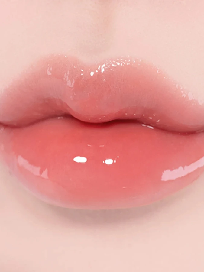 Лёгкий глянцевый блеск для губ fwee 3D Voluming Gloss A02 Sorbet 30%