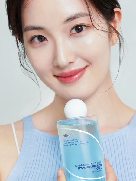 Увлажняющий тонер с низкомолекулярной гиалуроновой кислотой Isntree Ultra-Low Molecular Hyaluronic Acid Toner Увлажняющий тонер с низкомолекулярной гиалуроновой кислотой Isntree Ultra-Low Molecular Hyaluronic Acid Toner