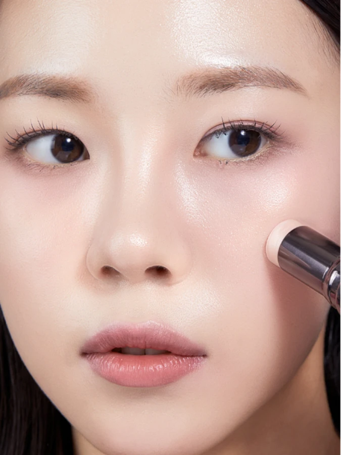 Многофункциональный кремовый подсвечивающий стик Ma:nyo Factory No Mercy Spell Mood Stick 05 Beambidi Bobbidi Boo