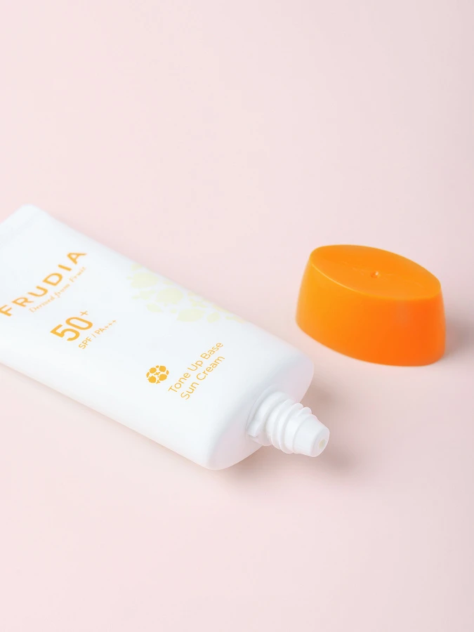 Солнцезащитная крем-основа FRUDIA Tone Up Base Sun Cream SPF50+/PA+++