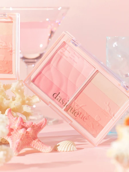Двойная палетка спрессованных градиентных румян коралловых оттенках Dasique Blending Layer Cheek #01 Summer Coral Двойная палетка спрессованных градиентных румян коралловых оттенках Dasique Blending Layer Cheek #01 Summer Coral