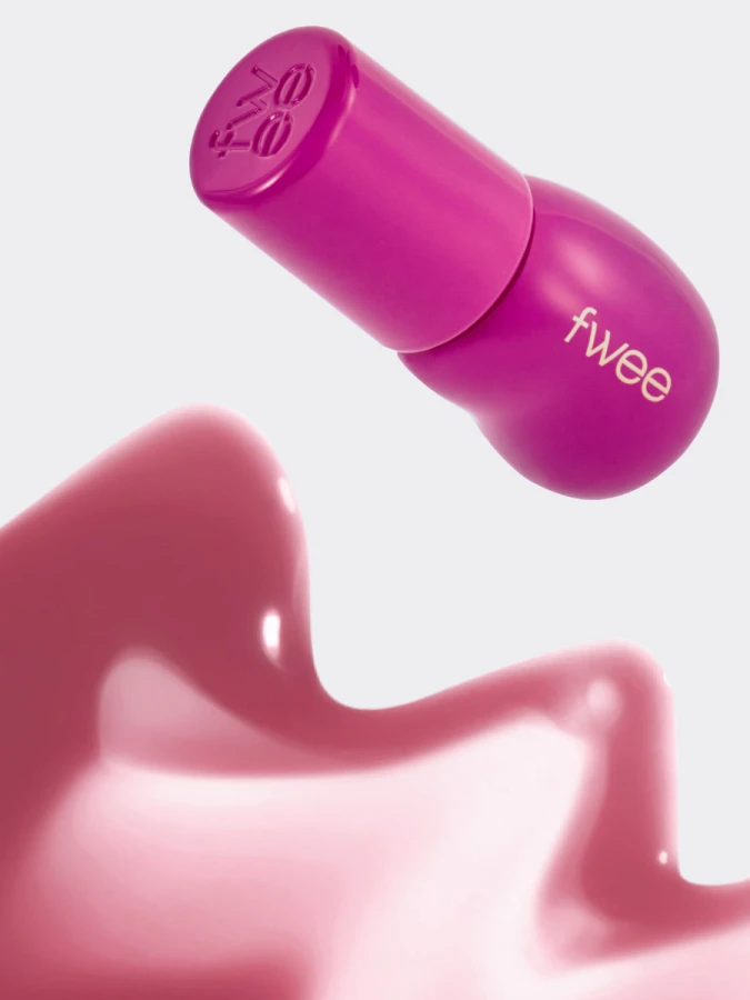 Интенсивный глянцевый блеск для губ fwee 3D Voluming Gloss B05 Currant 70%