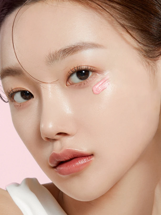 Восстанавливающий крем для век с пептидами и ПДРН Medicube PDRN Pink Peptide Eye Cream