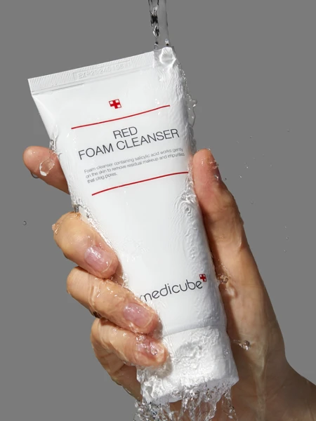 Противовоспалительная пенка для умывания с салициловой кислотой Medicube Red Foam Cleanser Противовоспалительная пенка для умывания с салициловой кислотой Medicube Red Foam Cleanser