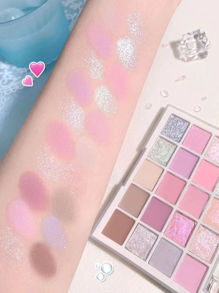 Большая палетка теней для век Dasique Mood Shadow Palette #05 Cotton Powder