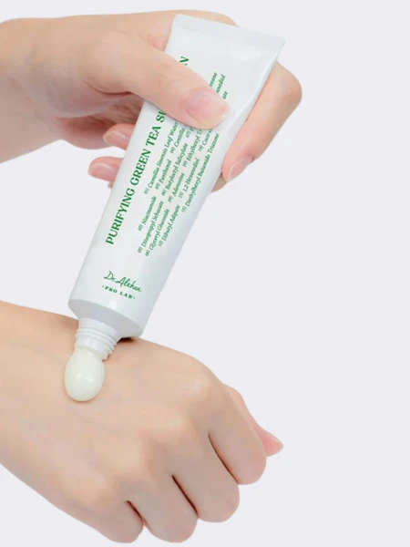 Успокаивающий солнцезащитный крем с растительными экстрактами Dr.Althea Purifying Green Tea Sunscreen SPF50+PA++++ Успокаивающий солнцезащитный крем с растительными экстрактами Dr.Althea Purifying Green Tea Sunscreen SPF50+PA++++