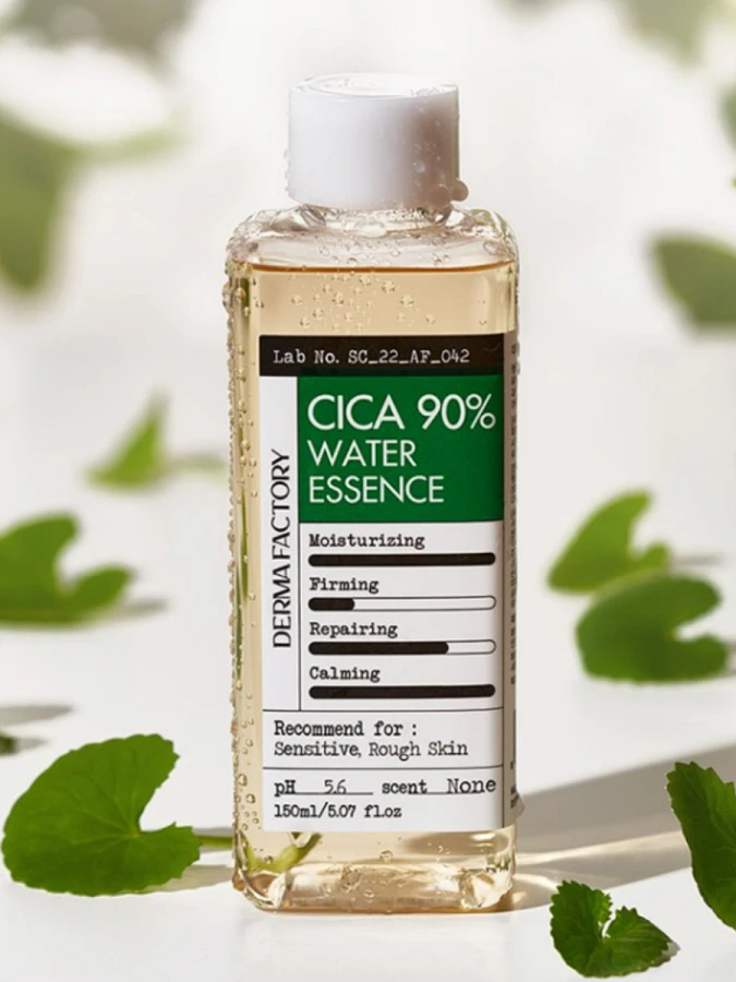 Успокаивающий тонер-эссенция с экстрактом центеллы азиатской Derma Factory Cica 90% Water Essence