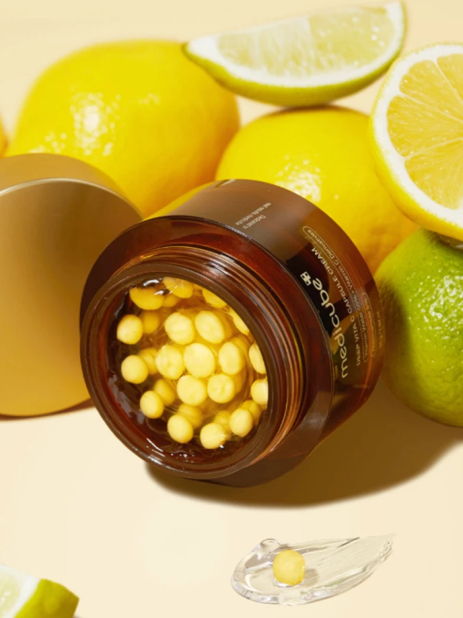 Осветляющий капсульный крем для лица витамином С Medicube Deep Vita C Capsule Cream