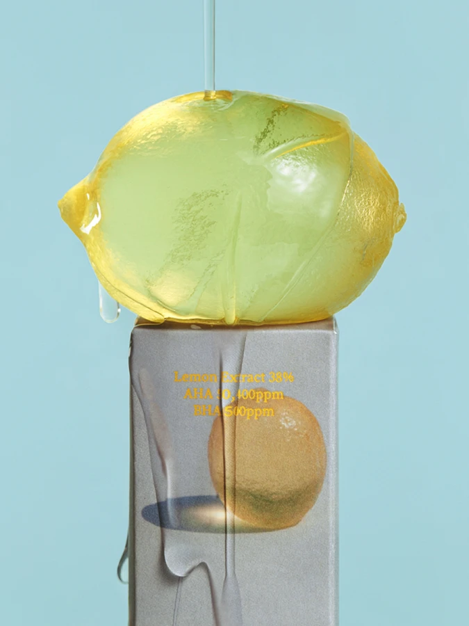 Отшелушивающий тонер с комплексом кислот и экстрактом лимона TOCOBO AHA BHA Lemon Toner