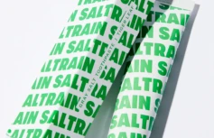 Успокаивающая зубная паста с серой солью и экстрактом центеллы MAXI SALTRAIN Tiger Leaf Toothpaste